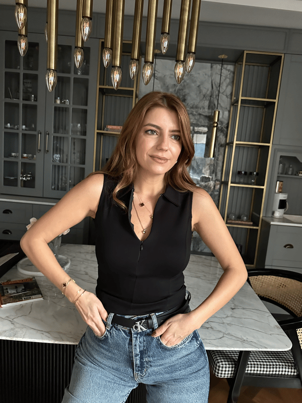 Sıfır Kol BluzSiyah Polo Yaka Fermuarlı Kolsuz Bluz