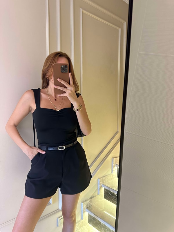 Askılı BluzSiyah Sırt Detay Askılı Bluz