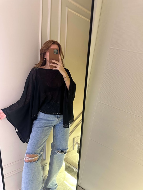 Crop BluzSiyah Taşlı Yarasa Kol Viskon Bluz