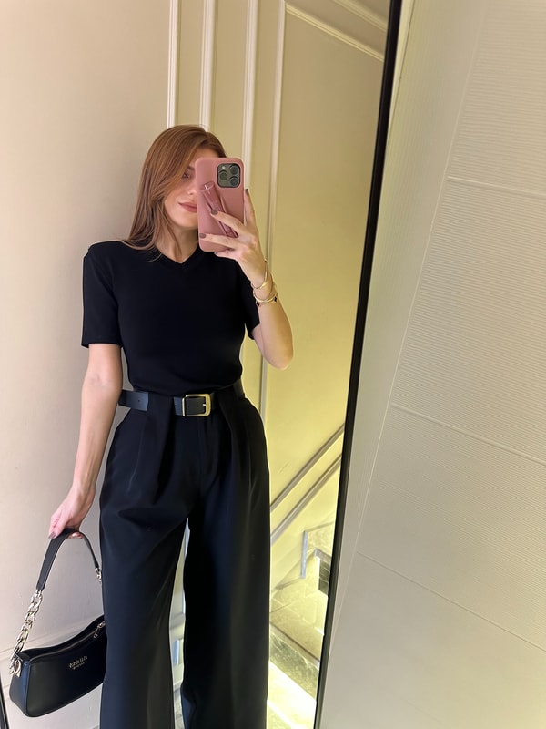 BluzSiyah V Yaka Vatkalı Viskon Çıtçıtlı Bodysuit