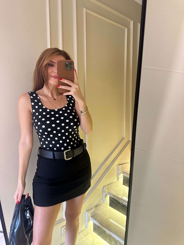 Sıfır Kol BluzSiyah Viskon Puantiyeli Poll Atlet