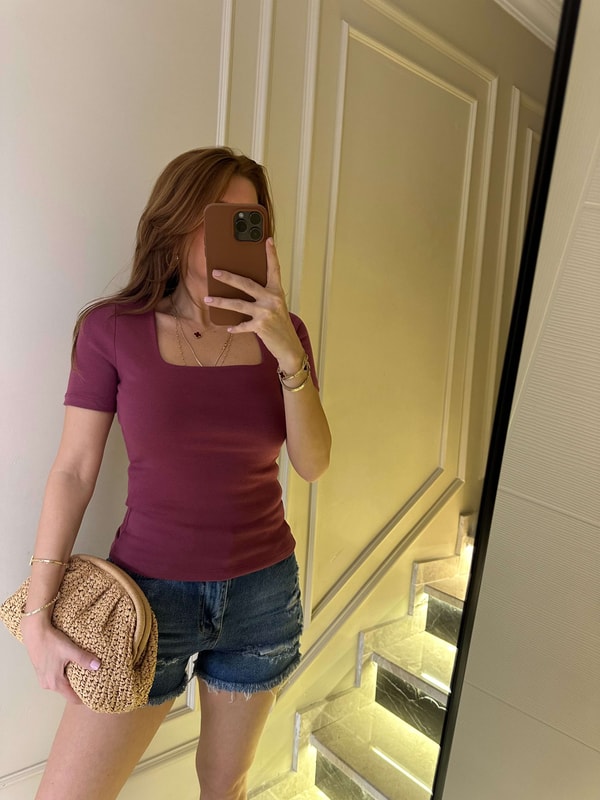 Kısa Kollu BluzVişne Kare Yaka Kısa Kol Bluz