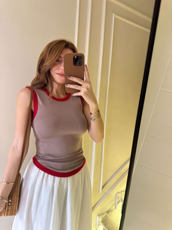 Sıfır Kol BluzVizon Kontrast Biyeli Kolsuz Tişört
