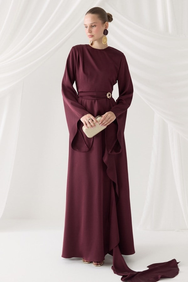 Volanlı Broş Detaylı Saten Abiye Elbise - Bordo