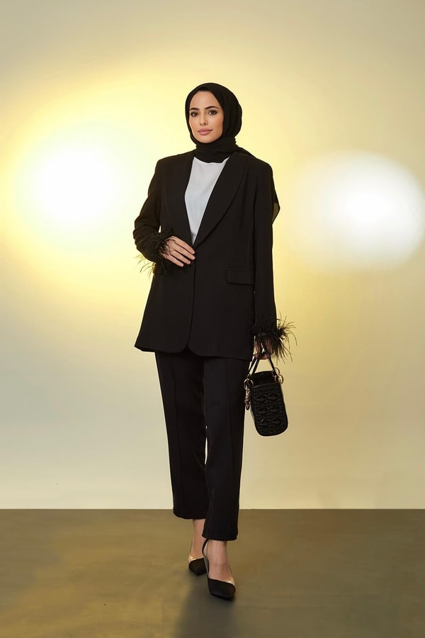 Alina Kolu Tüy Detaylı Takım - Siyah
