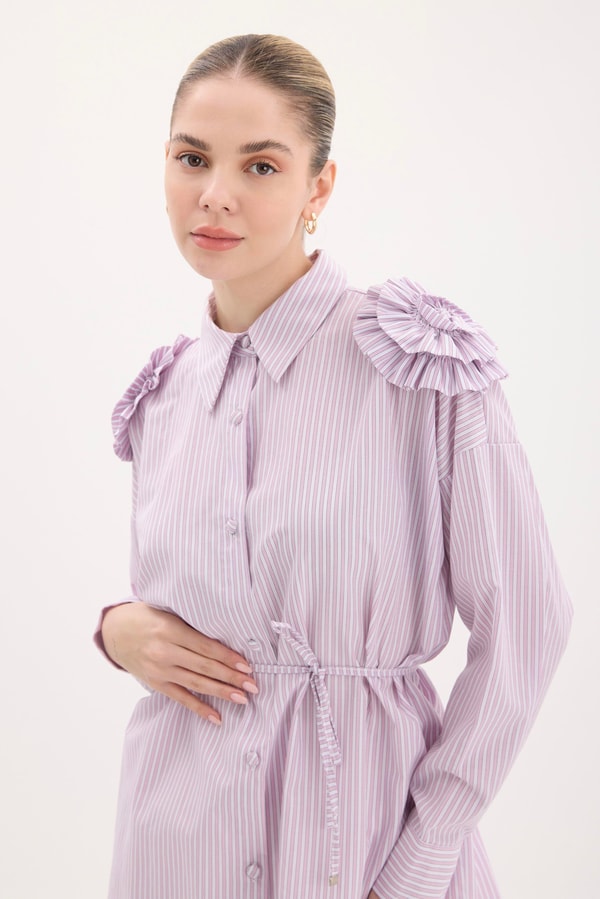 Çiçek Aksesuarlı Çizgili Poplin Gömlek - Pembe