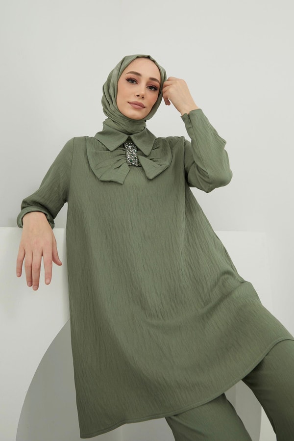 Cristal Taş Fiyonk Detaylı Takım - Çağlayeşil