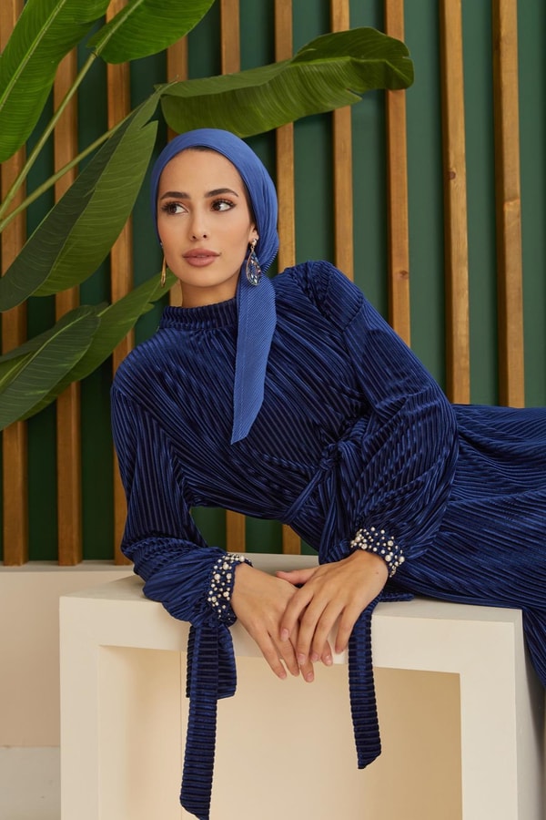 Diana Kolu İncili Kadife Elbise - Gece Mavisi