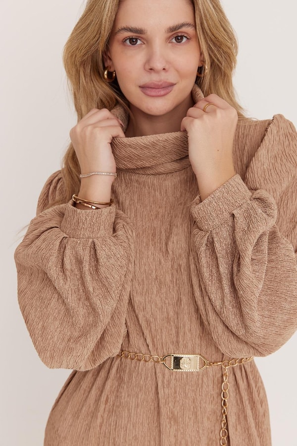 Jenika Gold Kemer Detaylı Bürümcük Elbise - Bej
