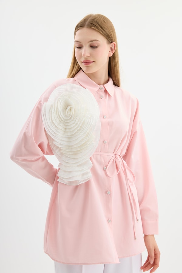 Pena Çiçek Aksesuarlı Poplin Gömlek - Pembe
