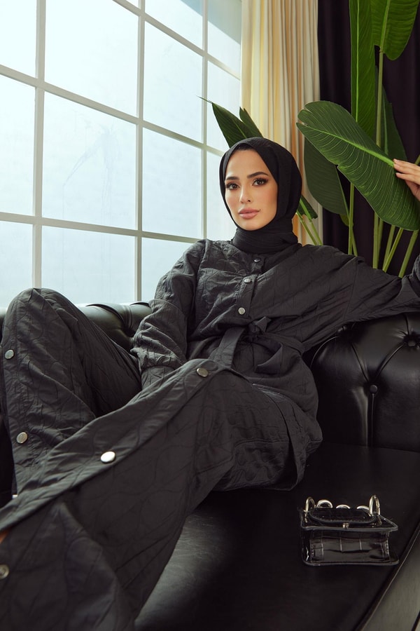 Tiana Kapitone Takım - Siyah