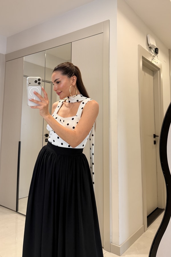 Adrea Beyaz Puantiyeli Şallı Büstiyer