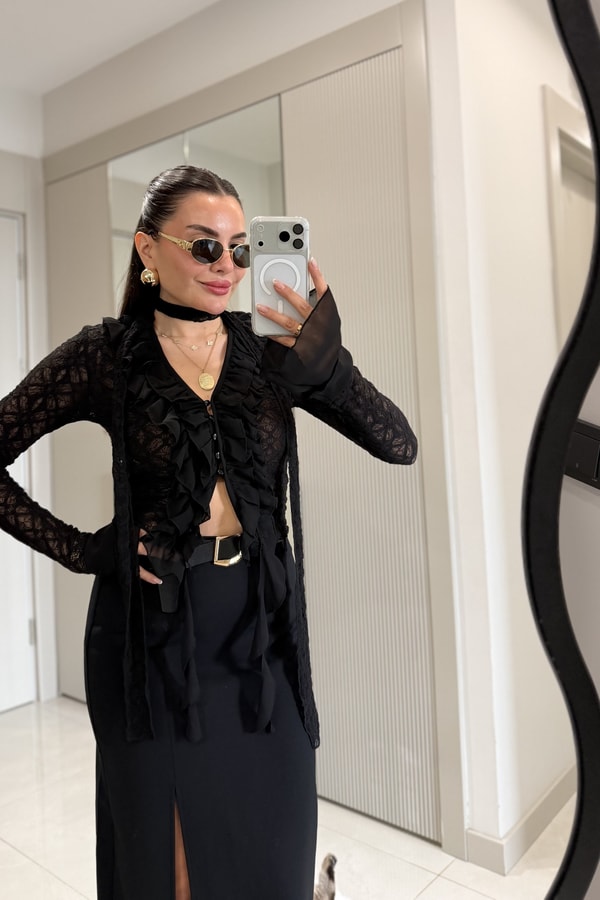 Alexander Siyah Dantel Detaylı Fırfırlı Bluz