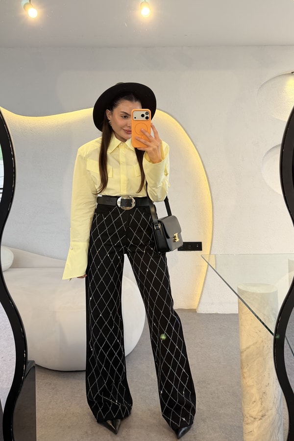 Aleysia Siyah Çapraz Taşlı Lightblue Yıkama Jean