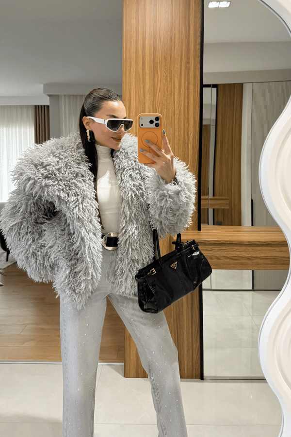 Anissa Gri Taşlı Altı Kesik Model Jean