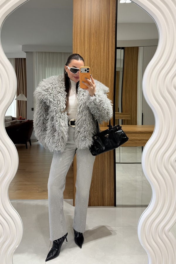 Anissa Gri Taşlı Altı Kesik Model Jean