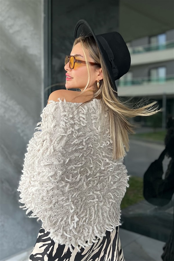 Asos krem püsküllü hırka