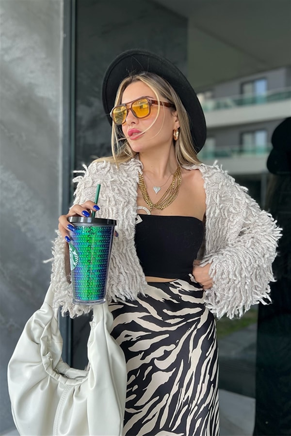 Asos krem püsküllü hırka