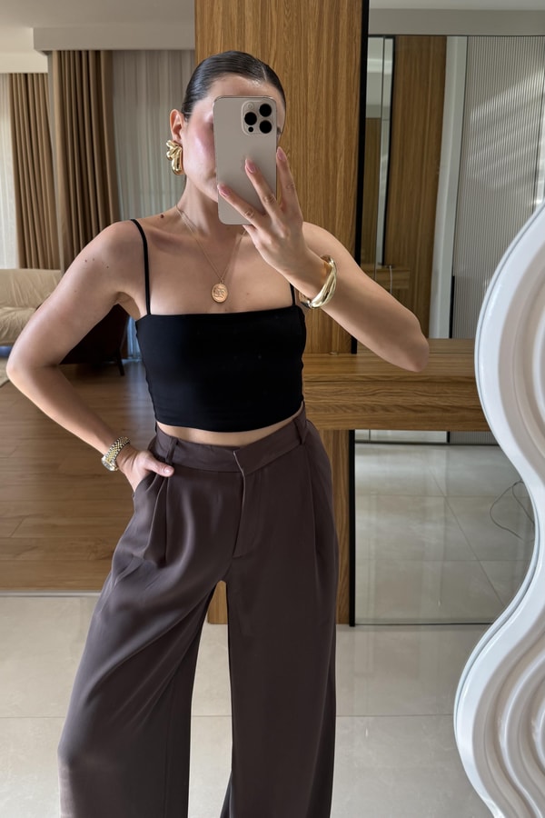 Avenza Siyah Askılı Crop