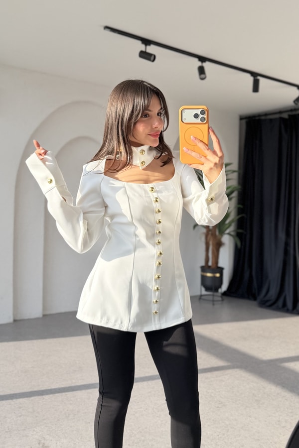 Bloom Beyaz Gold Düğmeli Dekolteli Şık Bluz