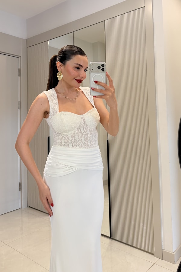 Bonjour Beyaz Dantel Detay Balık Model Elbise