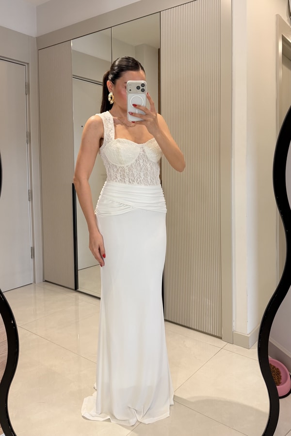 Bonjour Beyaz Dantel Detay Balık Model Elbise