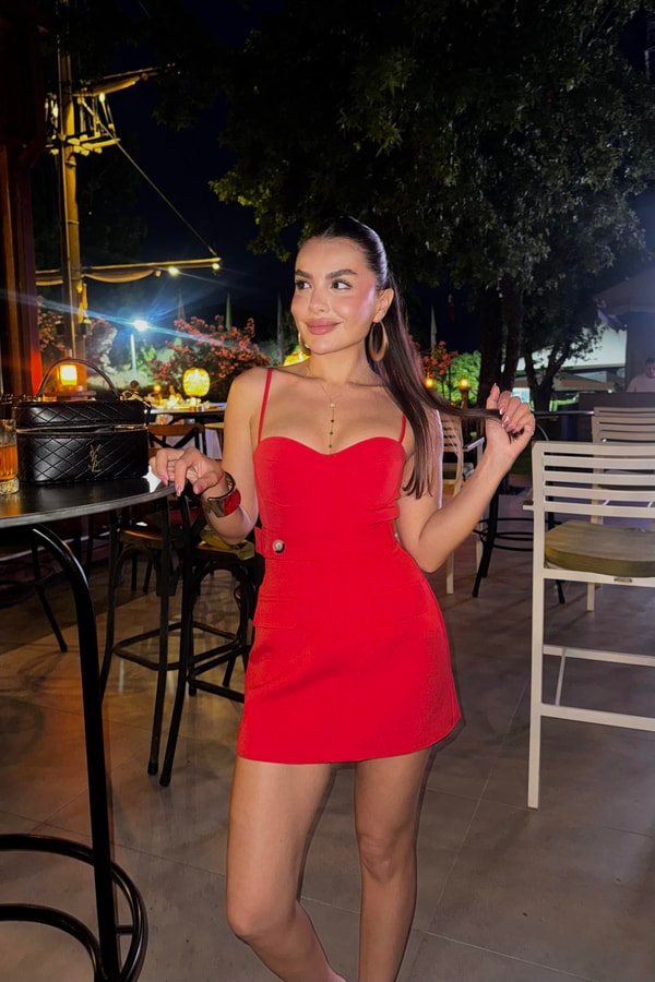 Brian Kırmızı Kalp Yaka Askılı Crop