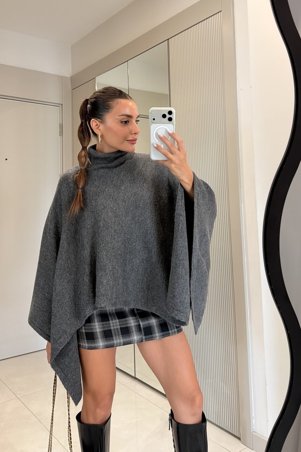 Camilla Antrasit Asimetrik Boğazlı Panço