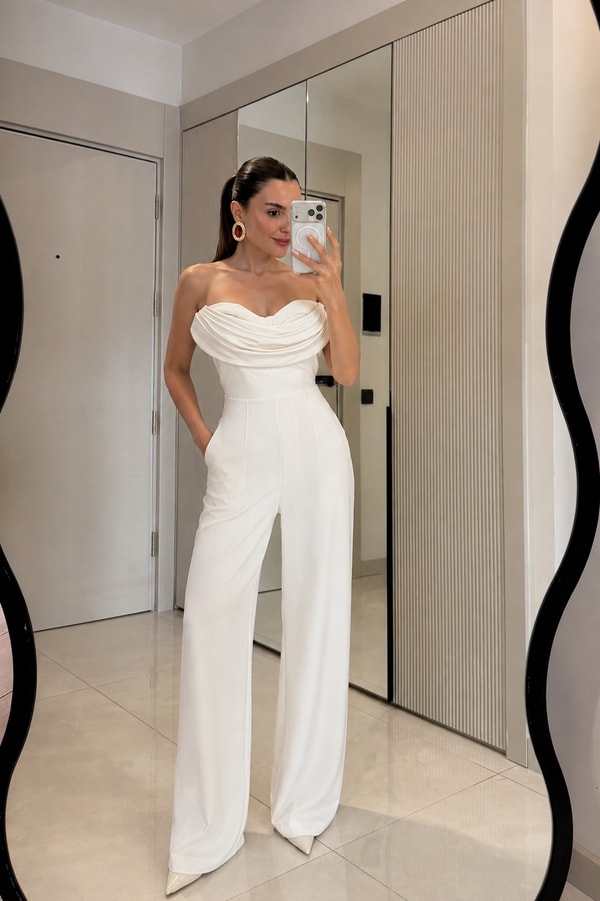 Carolla Beyaz Straplez Drape Detaylı Tulum