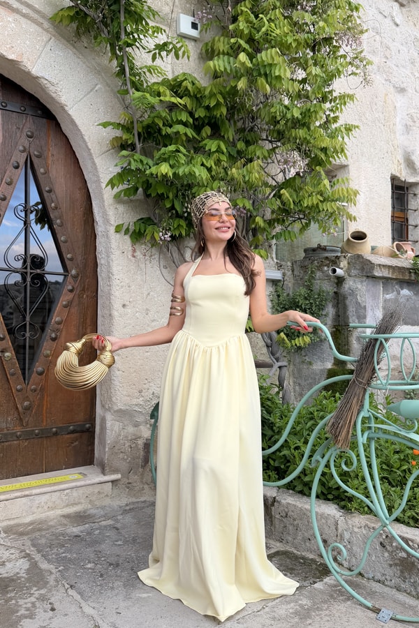 Clara Sarı Yırtmaçlı Boyundan Bağlamalı Elbise