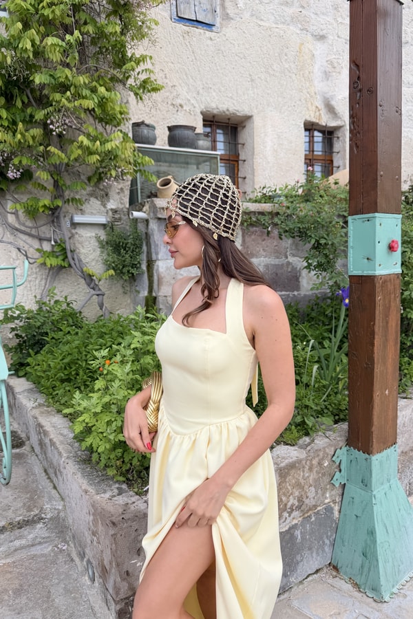 Clara Sarı Yırtmaçlı Boyundan Bağlamalı Elbise