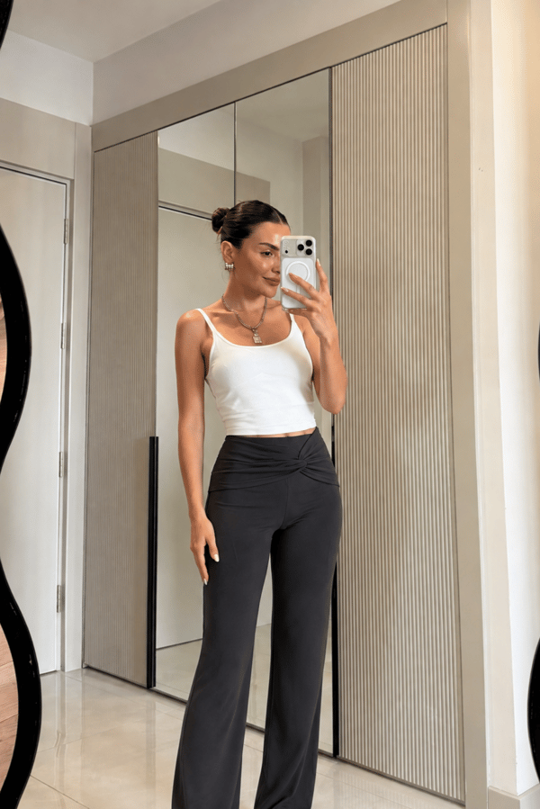 Clash Siyah Büzgü Detay Pike Modal Pantolon