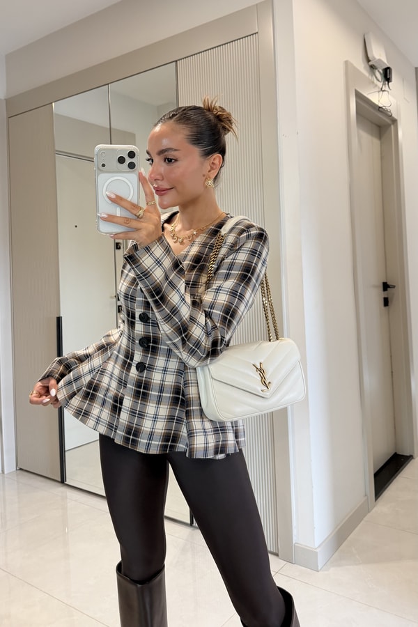 Coralia Bej Ekose Bele Oturan Blazer Ceket