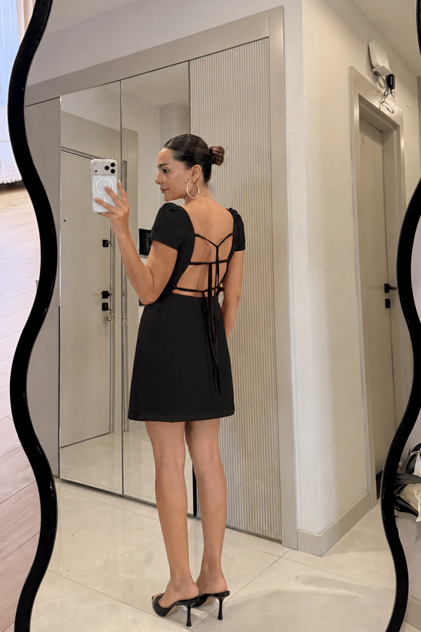 Danica Siyah Sırt Dekolteli Mini Elbise