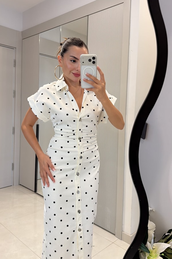Elara Puantiyeli Düğmeli Midi Elbise