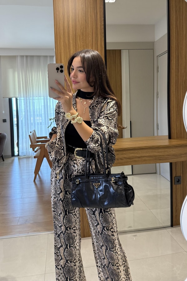 Elizza Piton Desen Fermuarlı Saten Ceket 