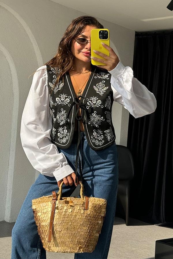Elleni Nakış Detaylı Bağlamalı Tasarım Gömlek 