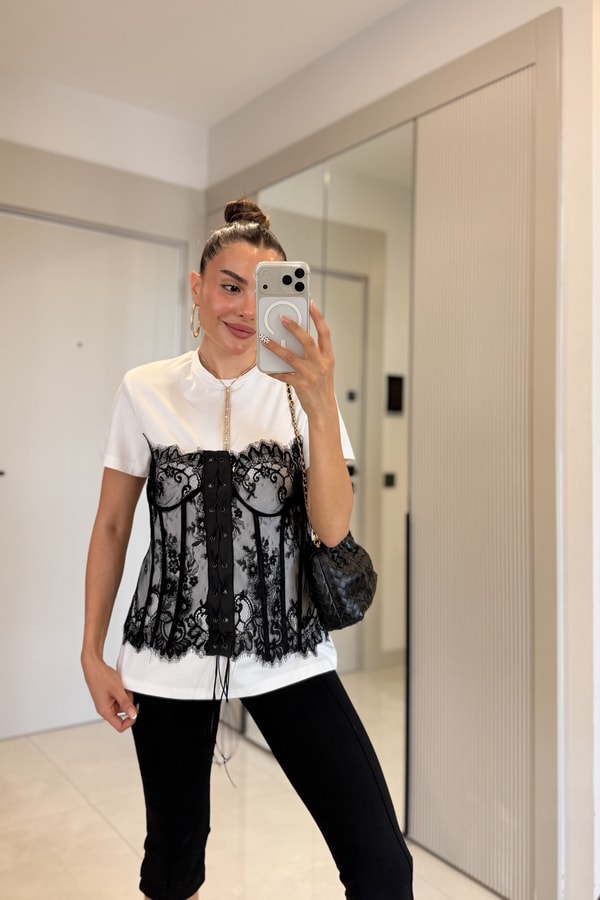 Elrica Beyaz Korseli Vatkalı Tshirt