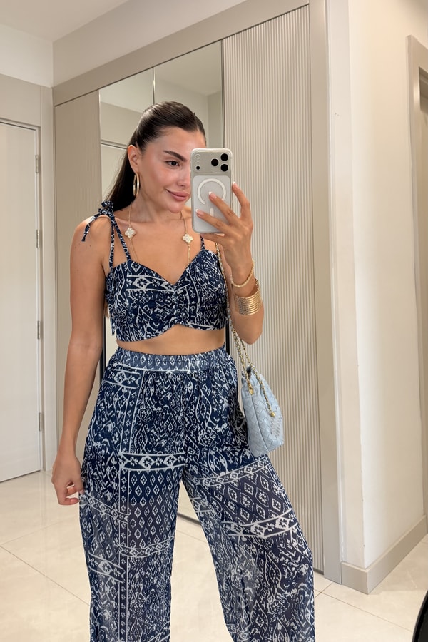 Emilia Lacivert Etnik Desenli Askılı Crop Pantolon Takım
