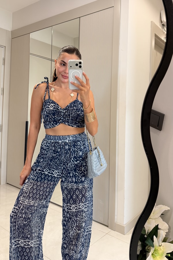 Emilia Lacivert Etnik Desenli Askılı Crop Pantolon Takım