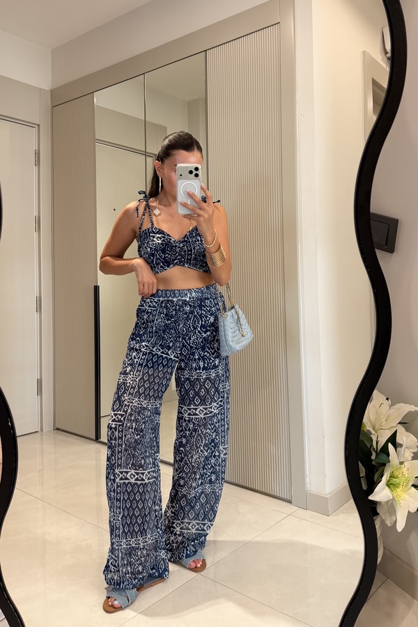 Emilia Lacivert Etnik Desenli Askılı Crop Pantolon Takım