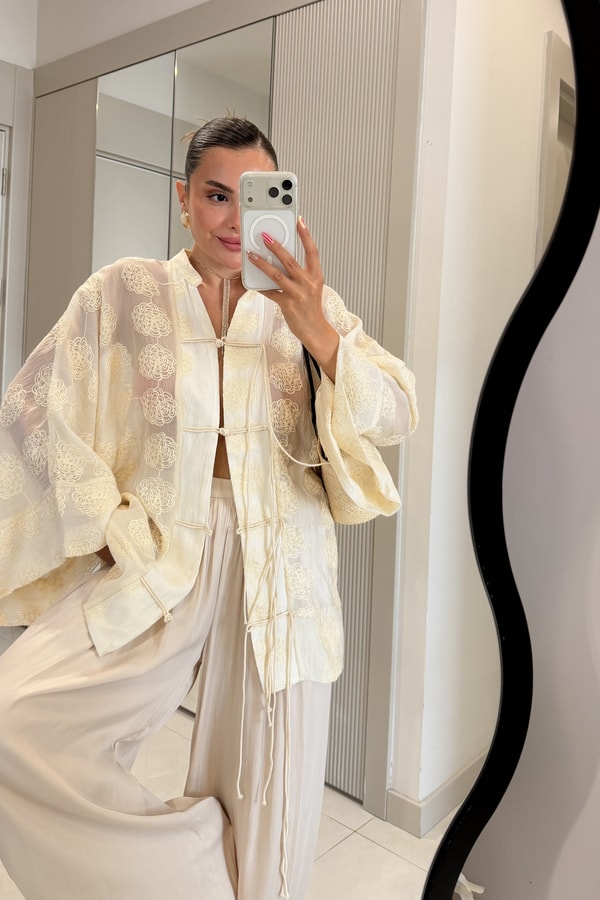 Emma Sarı İp Bağcıklı Brodeli Kimono Gömlek