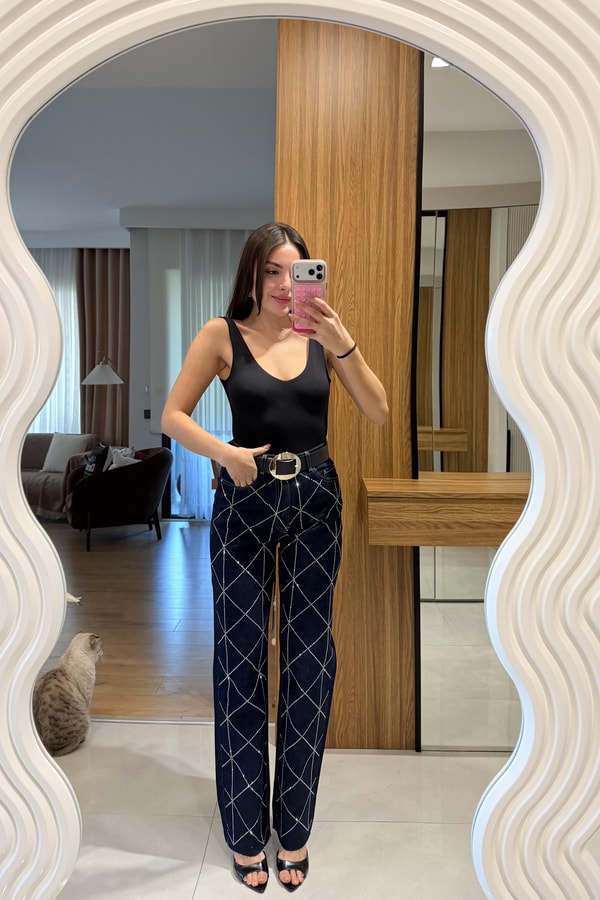 Estelle Darkblue Çapraz Taşlı Kesik Paça Jean