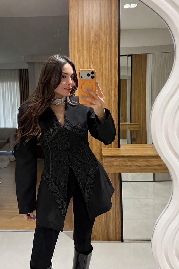 Fabelle Siyah Dantel Detaylı Blazer Ceket