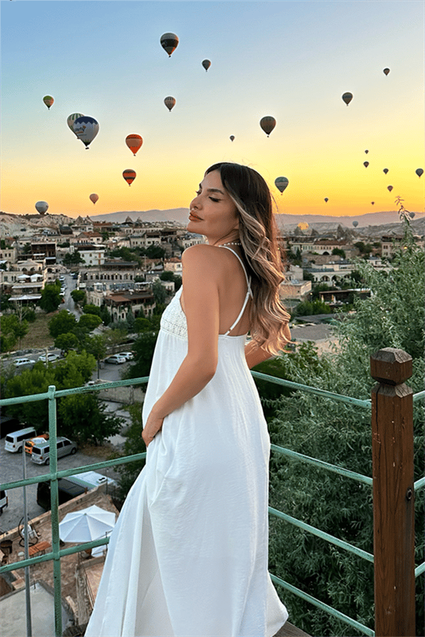Farilya sırt dekolteli beyaz elbise