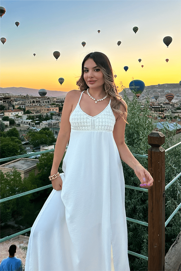 Farilya sırt dekolteli beyaz elbise
