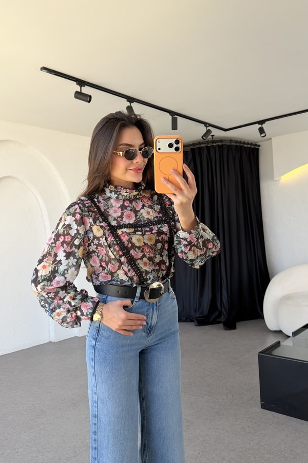 Flowery Çiçek Desenli Dantel Bluz