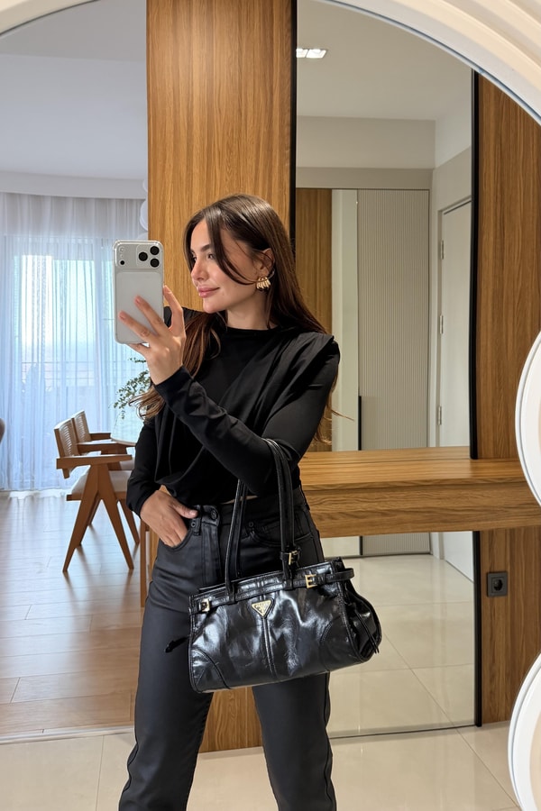 Franke Siyah Vatkalı Dökümlü Bluz