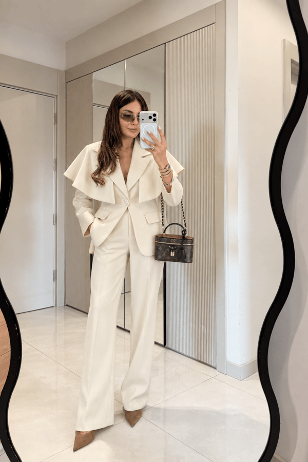Harriet Krem Pelerin Detaylı Premium Takım