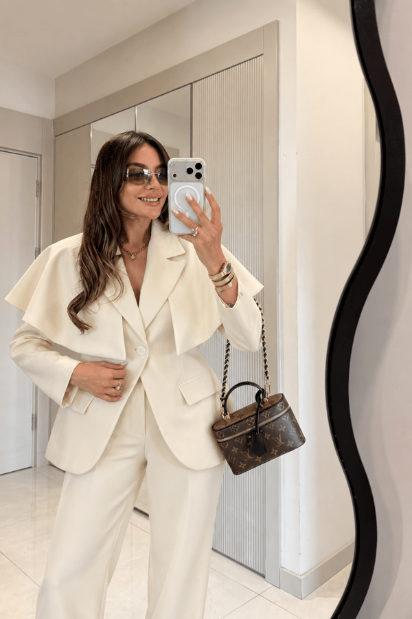 Harriet Krem Pelerin Detaylı Premium Takım